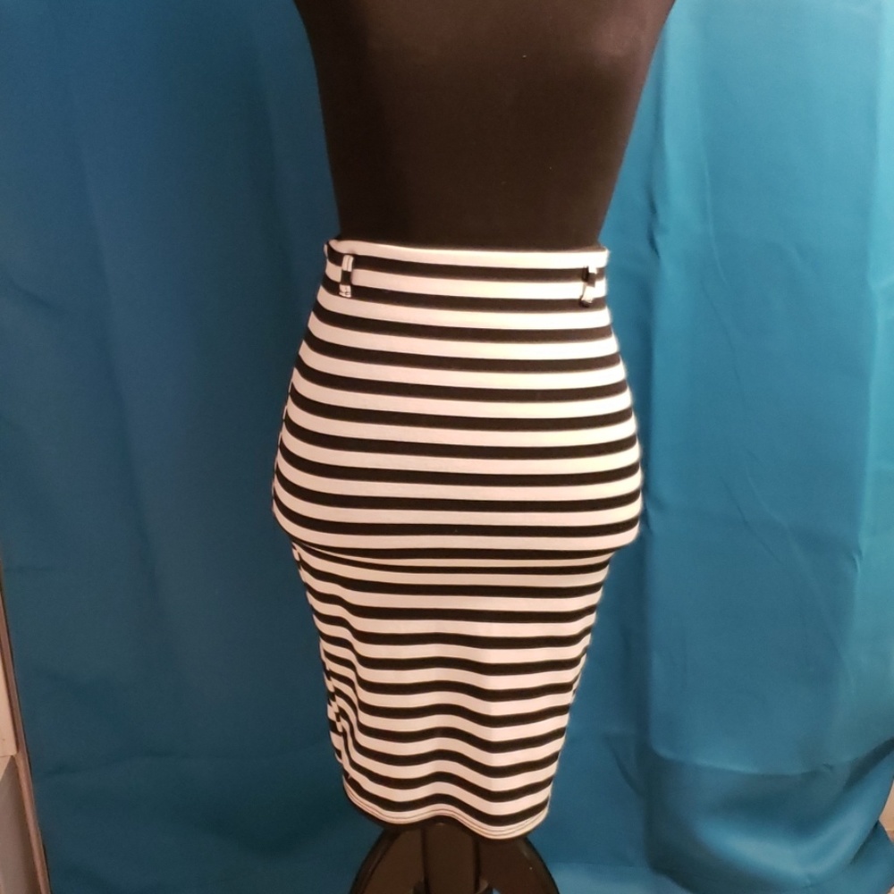 Black & White Striped Pencil Skirt